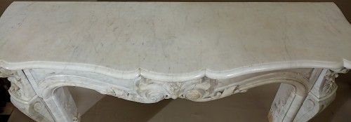 XIXe siècle - Cheminée en marbre de Carrare