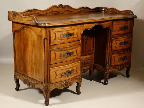 Mobilier Bureau et Secrétaire - Bureau de changeur en noyer - Lyon Époque Louis XV