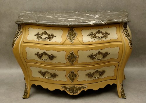 Mobilier Commode - Commode en bois laqué - Suède - Époque Frédéric Ier - XVIIIe siècle