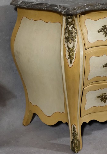 Louis XV - Commode en bois laqué - Suède - Époque Frédéric Ier - XVIIIe siècle