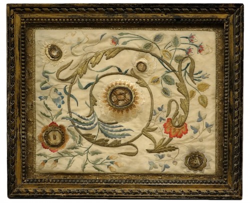 Cadre reliquaire en soie à cannetilles et broderies de fils d'or Sicile XVIIIe siècle