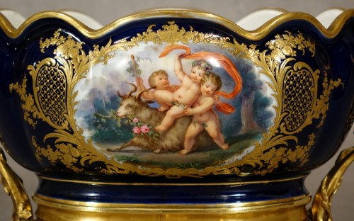 Jardinière en porcelaine montée bronze - Époque Napoléon III - Céramiques, Porcelaines Style Napoléon III