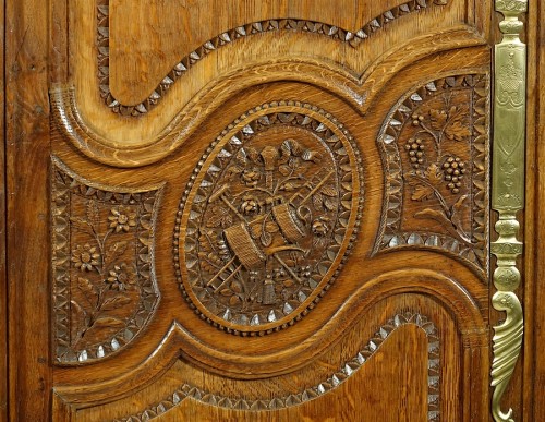  - Armoire de mariage viroise de l'atelier Banvillet