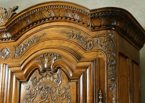 Armoire de mariage en merisier. Julien Dondel - Pays de Rennes - Vers 1770 - Antiquités Philippe Glédel