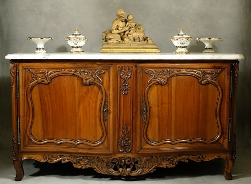 Buffet de chasse galbé toutes faces Provence XVIIIe - Mobilier Style Régence