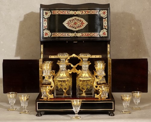 Cave à liqueur en marqueterie Boulle et cristal de Baccarat - Objet de décoration Style Napoléon III