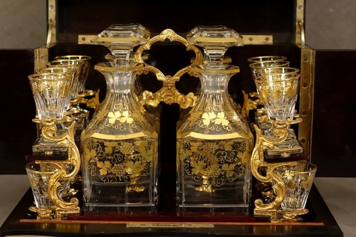 XIXe siècle - Cave à liqueur en marqueterie Boulle et cristal de Baccarat