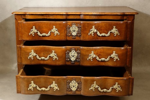 Commode du Dauphiné d'époque Louis XIV aux armoiries des Habsbourg - Louis XIV