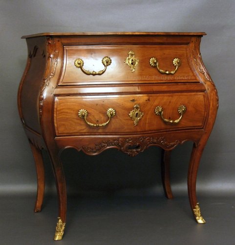 Rare small Louis XV "commode de port" - Bordeaux 18th