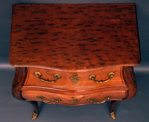 Mobilier Commode - Petite commode de port d'époque Régence - Bordeaux XVIIIe