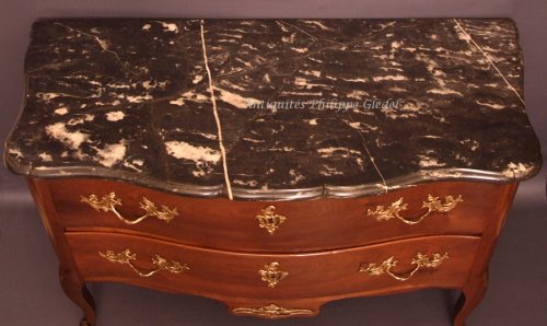 Grande commode d'époque Louis XV en noyer de Jean-François Hache - Mobilier Style Louis XV