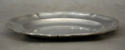 Argenterie et Arts de la table  - Plat en argent massif - Paris 1789
