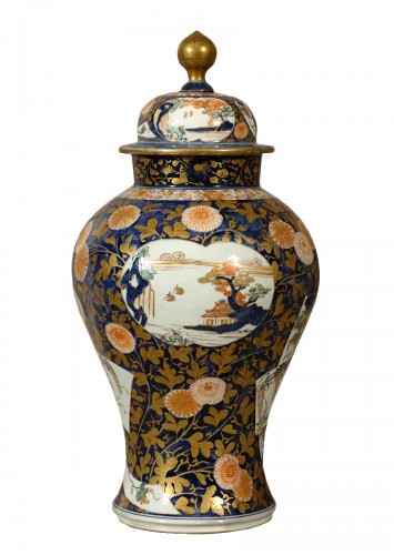 Large lided vase - Japan late 17th century