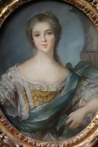 Paintings & Drawings  - Portrait of a young woman - Pastel and its 18th century frame