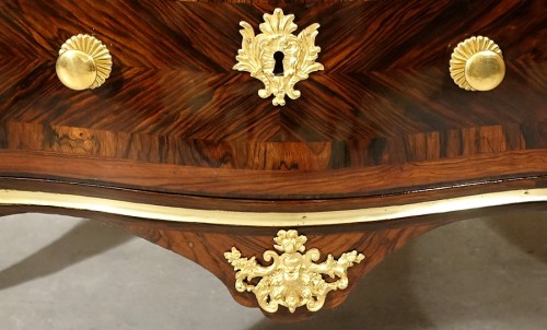 French Regence - Commode &quot;d&#039;entre deux&quot; Régence