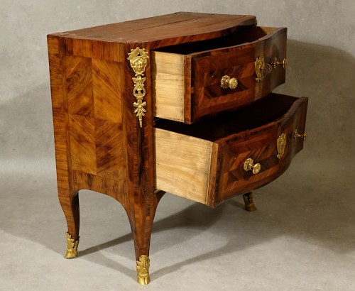 Antiquités - Commode Régence with Indians and Chimeras by Doirat