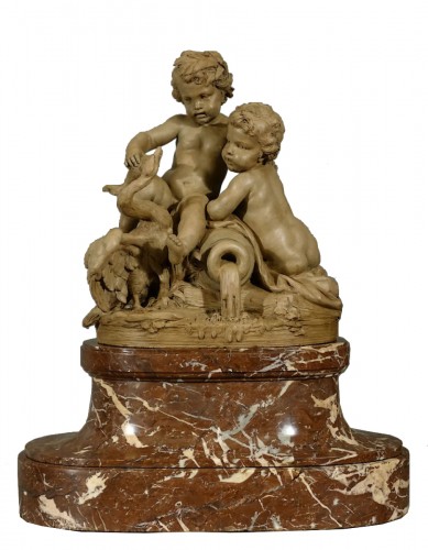 Putti au cygne - Sculpture en terre cuite sur socle en marbre - XIXe