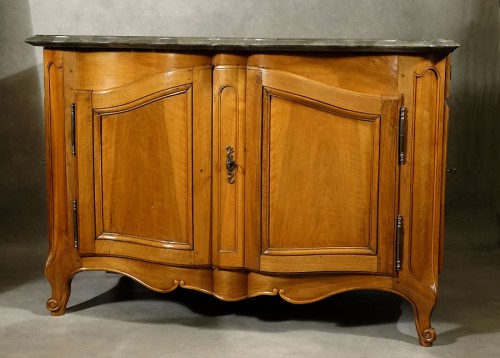 Buffet de chasse à pierre de Saint-Cyr et portes latérales. Pierre Hache XVIIIe - Mobilier Style Louis XV