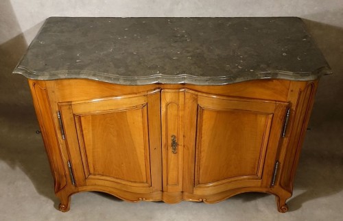 XVIIIe siècle - Buffet de chasse à pierre de Saint-Cyr et portes latérales. Pierre Hache XVIIIe