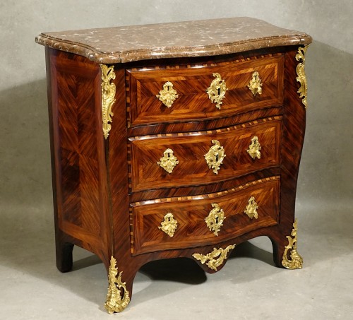 Commode d'entre-deux en bois de violette - Travail parisien d'époque Louis XV - Mobilier Style Louis XV