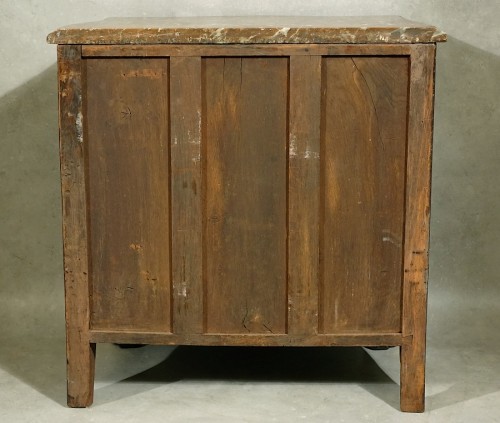 Antiquités - Commode d'entre-deux en bois de violette - Travail parisien d'époque Louis XV