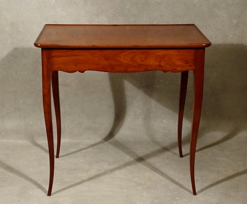 Furniture  - Cabaret table in speckled mahogany - Bordeaux 18th century