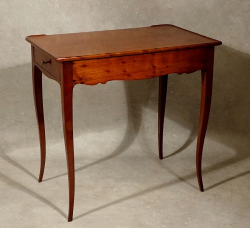 Cabaret table in speckled mahogany - Bordeaux 18th century - 