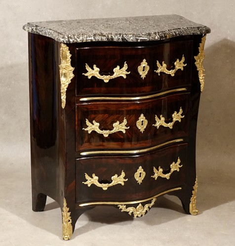 Mobilier Commode - Très petite commode d'entre-deux Régence de François Lieutaud - Paris XVIIIe