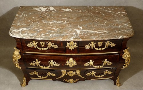 French Regence chest of drawers with bridge stamped I.D. - Paris 18th century - 