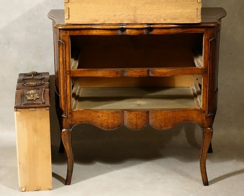 Louis XV - Petite commode d'entre-deux en noyer - Provence XVIIIe