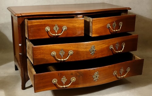 Antiquités - Commode Mazarine en bois de Saint-Martin - Landerneau XVIIIe