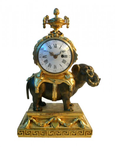 Pendule à l'éléphant d'époque Louis XVI