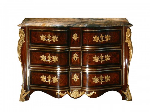 Commode "à la Régence" attributed to Pierre DANEAU - Second quarter of the 18th century