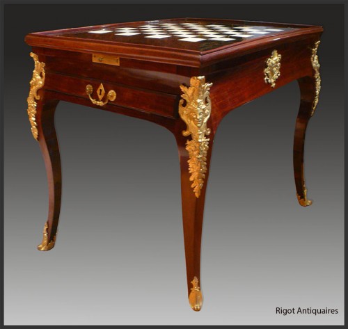 Table à jeux estampillée B. Lieutaud d'époque Régence - Mobilier Style Régence