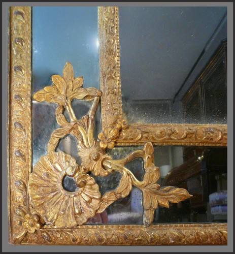 Régence - Miroir en bois sculpté et doré d'époque fin Louis XIV - début Régence