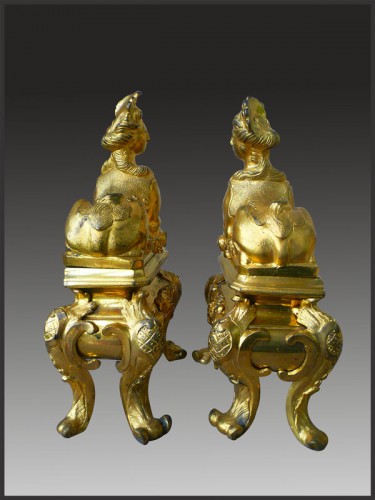 Antiquités - Pair of gilt bronze andirons from the first quarter of the 18th century