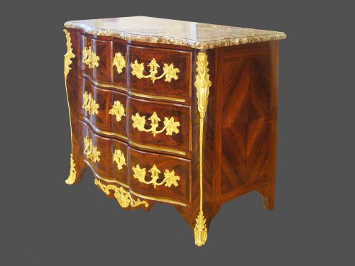 Commode arbalète à la Régence d'époque XVIIIe siècle - Mobilier Style Régence