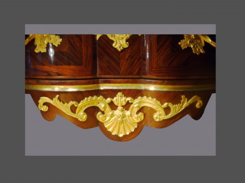 Commode arbalète à la Régence d'époque XVIIIe siècle - Régence