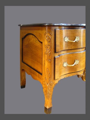 Antiquités - Commode grenobloise d'époque XVIIIe siècle