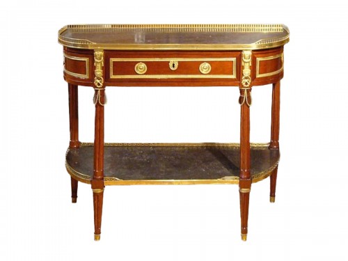 Console de forme demi-lune estampillée N.PETIT