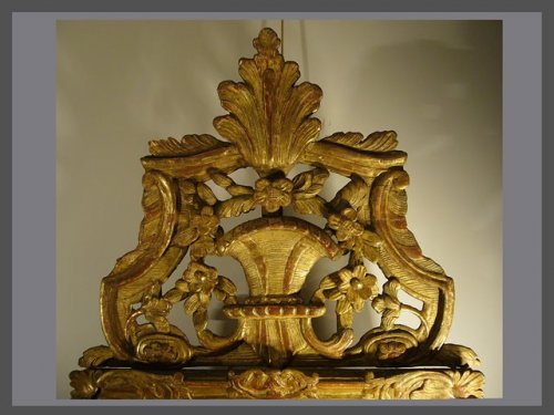 Miroir en bois doré et sculpté d'époque premier tiers du XVIIIe siècle - Miroirs, Trumeaux Style Régence
