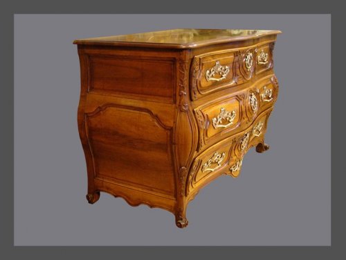 Commode lyonnaise moulurée et sculptée d'époque XVIIIe siècle - Antiquités Rigot et Fils