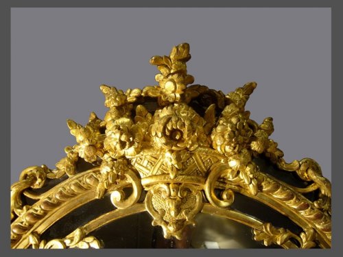 A french Regence giltwood mirror - Mirrors, Trumeau Style French Regence