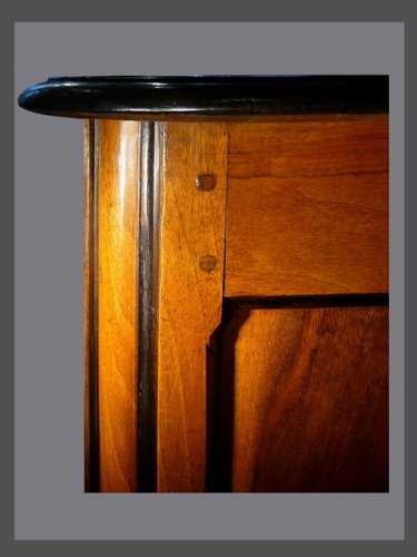 XVIIIe siècle - Commode en noyer d'époque premier tiers du XVIIIe siècle