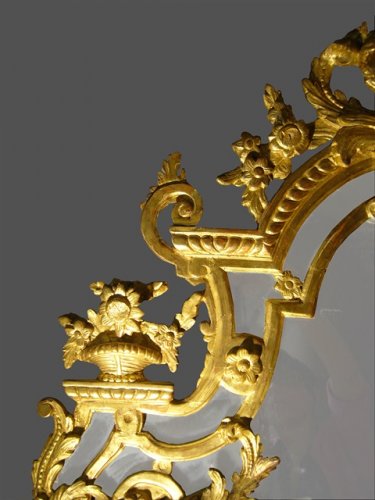 Miroir en bois doré et sculpté d'époque de la Régence - Miroirs, Trumeaux Style Régence