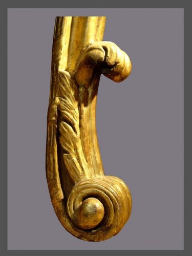 XVIIIe siècle - Console en bois doré d'époque Louis XV