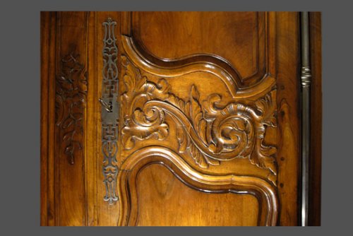 Antiquités - Armoire provençale