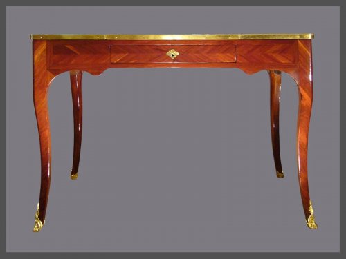 Louis XV - Table liseuse marquetée estampillée M. CRIARD d'époque Louis XV