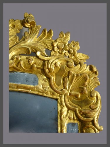 Miroir en bois sculpté et doré d'époque XVIIIe siècle - Antiquités Rigot et Fils