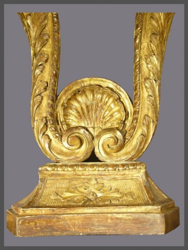 Antiquités - Console en bois sculpté et doré d'époque Régence
